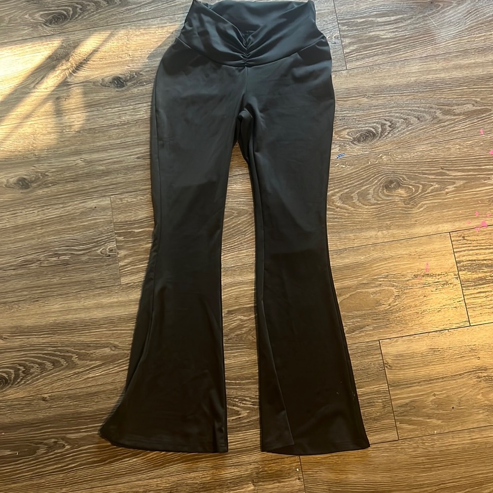 Crossover flare leggings